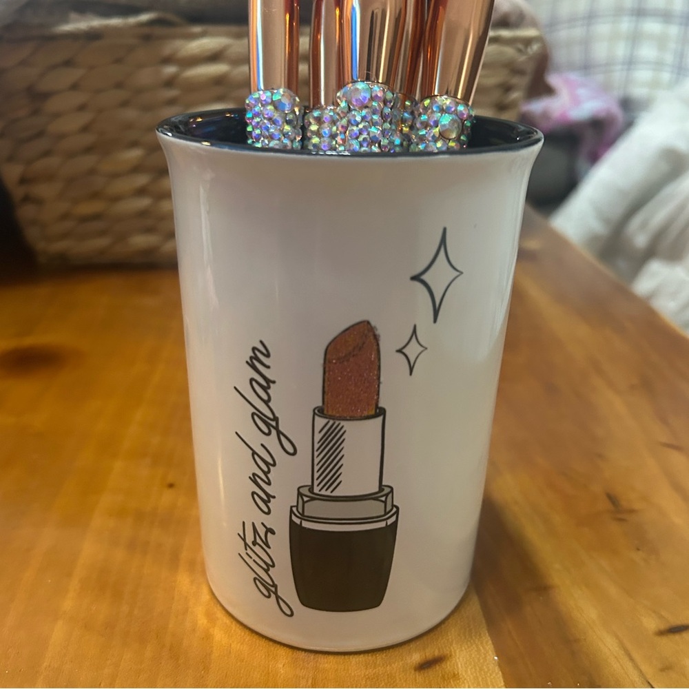 Makeup brush ceramic cup/holder 💋